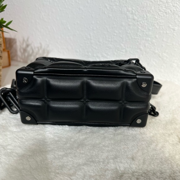Louis Vuitton Black Leather Limited Edition Soft Trunk Shoulder Bag - Picture 4 of 11